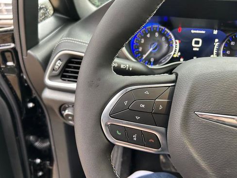 New 2026 Chrysler Pacifica Select image 16