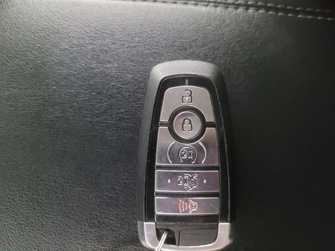 Used 2018 Ford Edge Titanium w/ Equipment Group 302A FWD image 32
