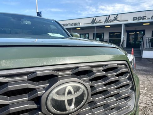 Used 2021 Toyota Tacoma TRD Off-Road w/ Technology Package AWD/4WD image 9
