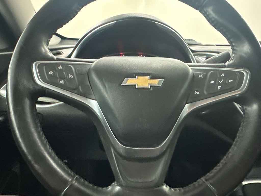 Used 2018 Chevrolet Malibu LT w/ Leather Package FWD image 41