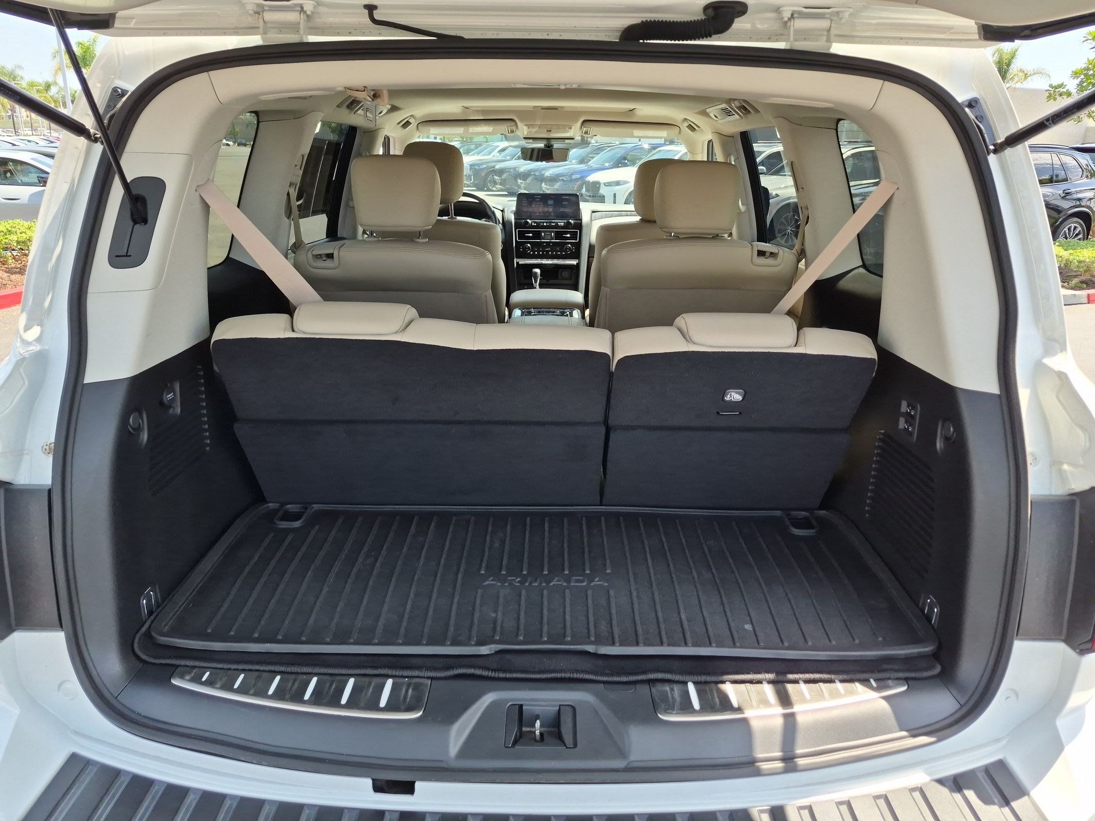 Used 2024 Nissan Armada Platinum w/ Captain's Chairs Package RWD image 33