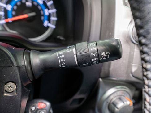 Used 2014 Toyota 4Runner SR5 Premium image 28