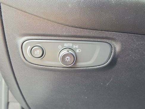 Used 2018 Chevrolet Equinox LT AWD/4WD image 27