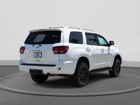 Used 2019 Toyota Sequoia SR5 AWD/4WD image 5