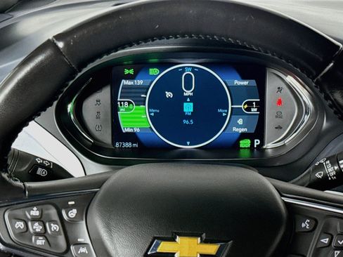 Used 2019 Chevrolet Bolt Premier w/ Infotainment Package FWD image 39