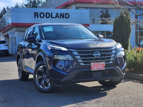 Used 2024 Nissan Rogue SV image 1