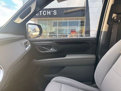 Used 2023 GMC Yukon SLE w/ LPO, Floor Liner Package image 13