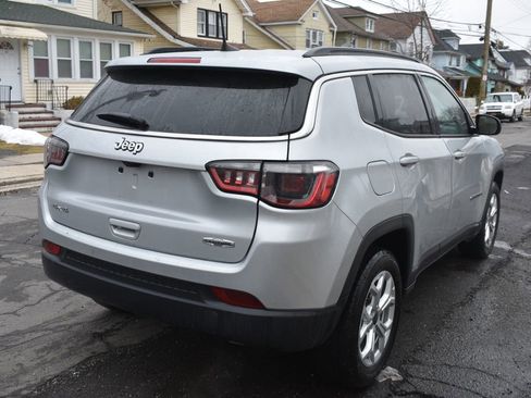 Used 2025 Jeep Compass Latitude image 6