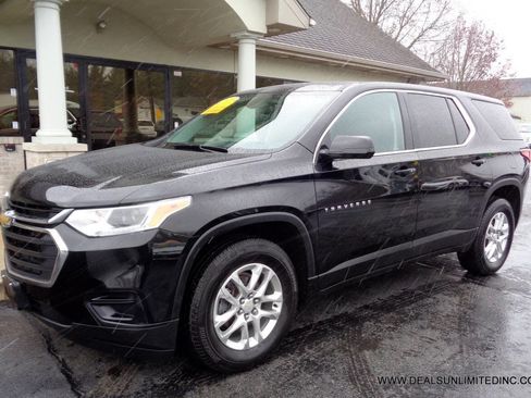 Used 2020 Chevrolet Traverse LS image 1
