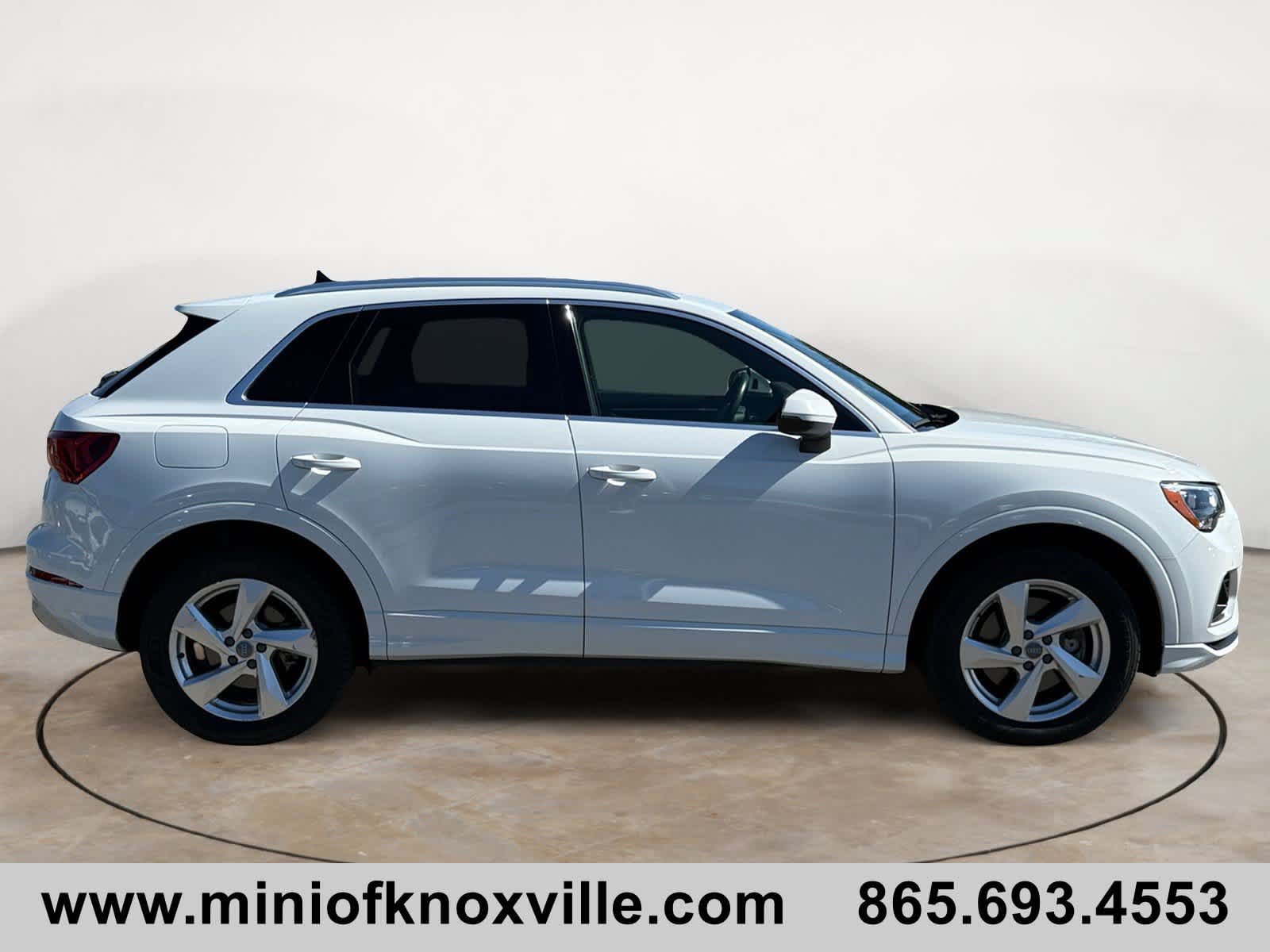 Used 2020 Audi Q3 2.0T Premium w/ Convenience Package AWD/4WD image 2