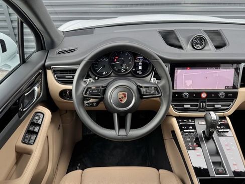 New 2026 Porsche Macan image 17