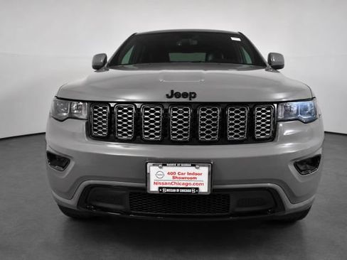 Used 2019 Jeep Grand Cherokee Altitude AWD/4WD image 2