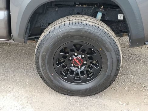 Used 2020 Toyota Tacoma TRD Off-Road w/ Technology Package AWD/4WD image 5