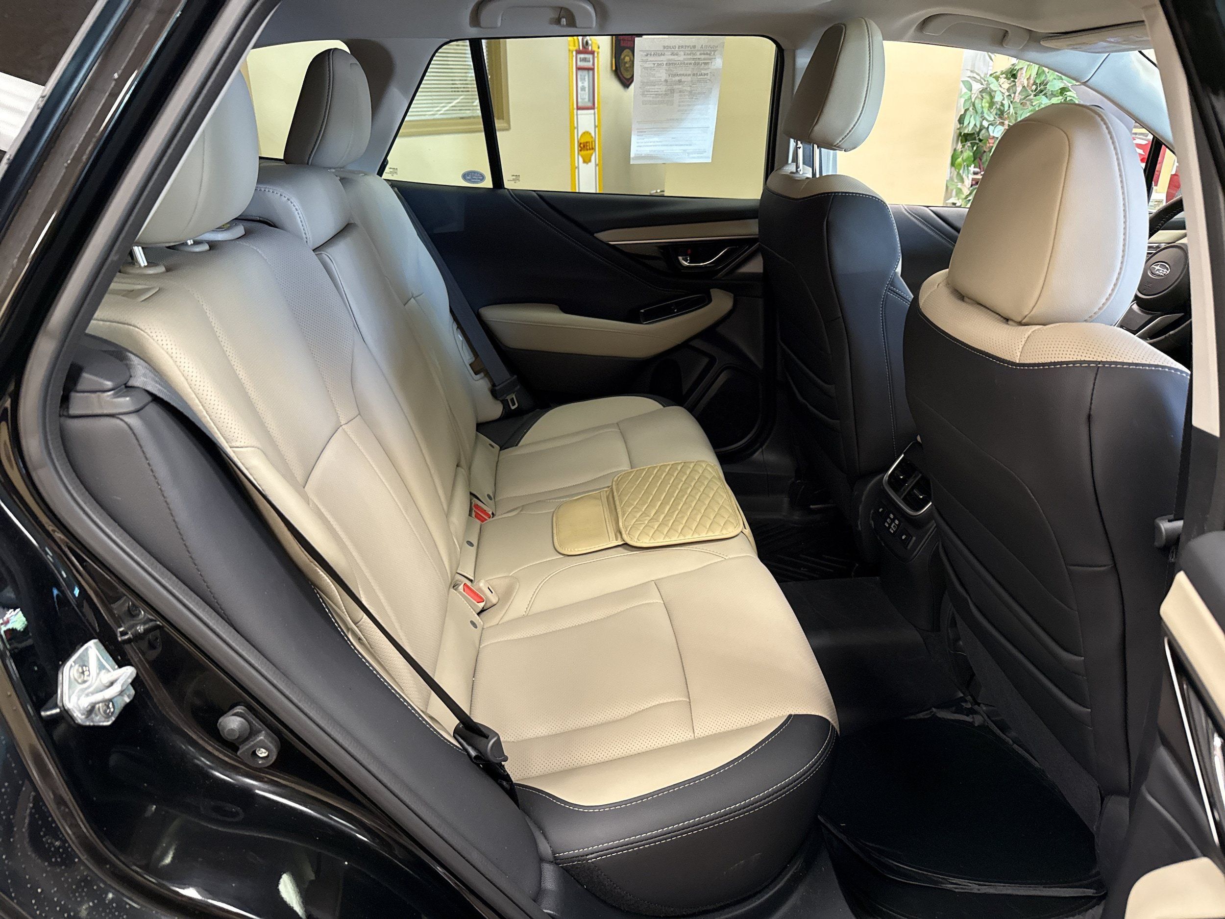 Used 2025 Subaru Outback Limited AWD/4WD image 14