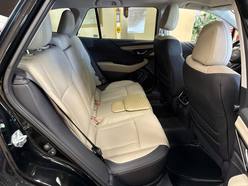 Used 2025 Subaru Outback Limited AWD/4WD image 14