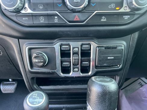 Used 2021 Jeep Wrangler Unlimited Sport image 25