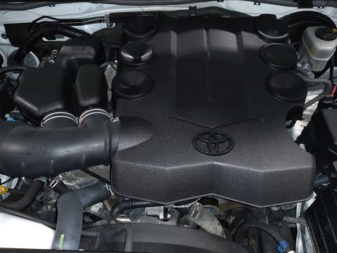 Used 2017 Toyota 4Runner SR5 Premium image 30