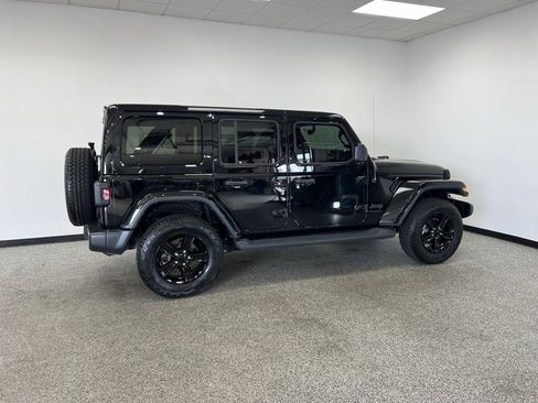 Used 2022 Jeep Wrangler Unlimited Sahara image 20