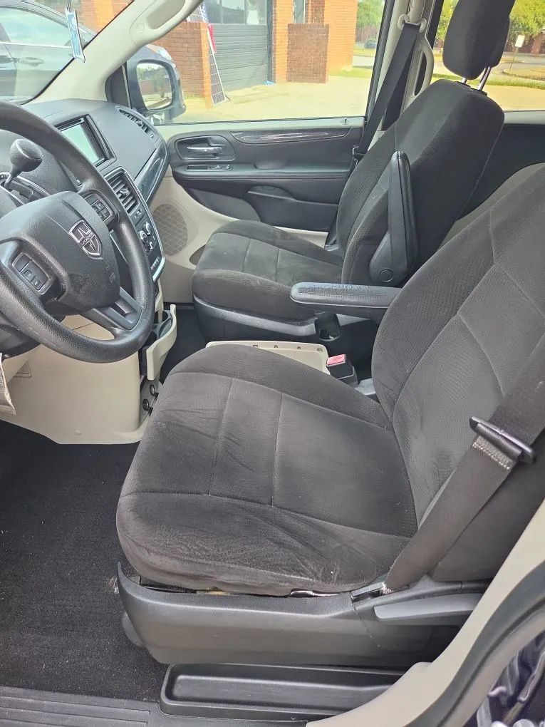 Used 2012 Dodge Grand Caravan SE FWD image 11