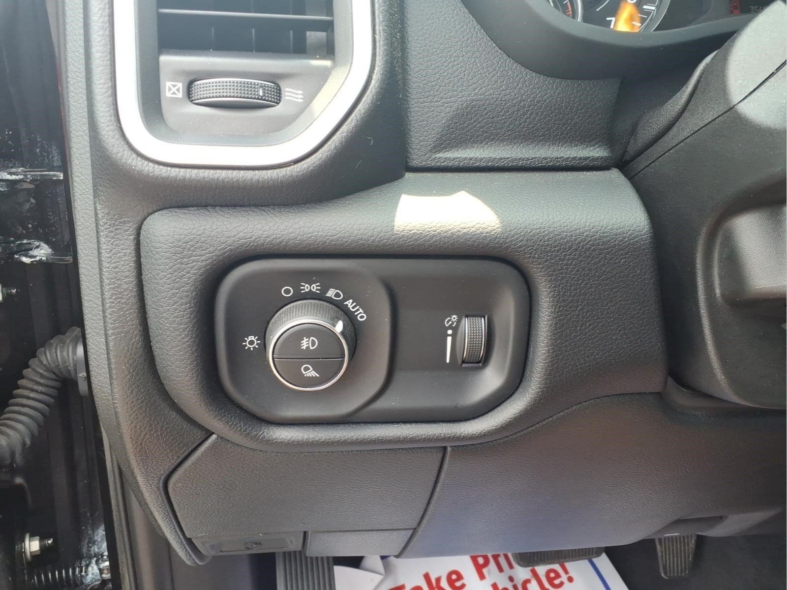 Used 2024 RAM 2500 Big Horn AWD/4WD image 17