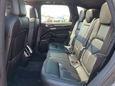 Used 2017 Porsche Cayenne S AWD/4WD image 16