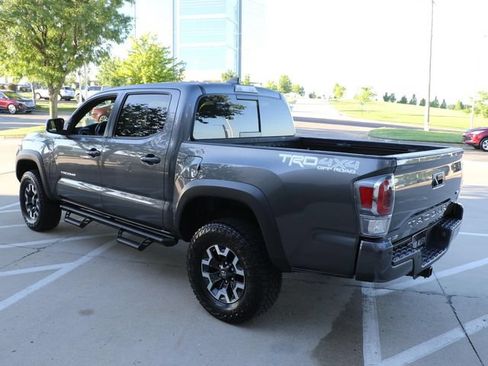 Used 2020 Toyota Tacoma TRD Off-Road w/ TRD Premium Off Road Package AWD/4WD image 5