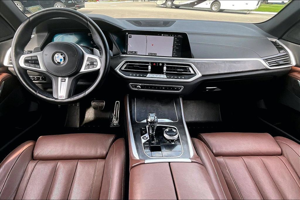 Used 2022 BMW X5 xDrive40i w/ M Sport Package AWD/4WD image 16