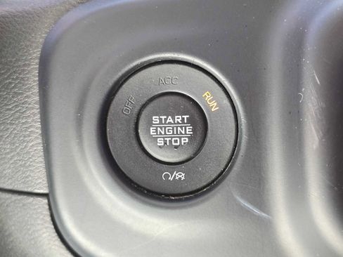Used 2019 Jeep Wrangler Sport AWD/4WD image 33