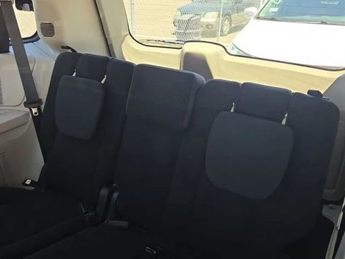 Used 2018 Dodge Grand Caravan SE w/ UConnect Hands-Free Group FWD image 10