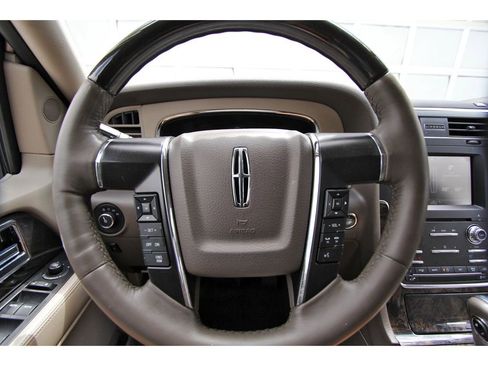 Used 2015 Lincoln Navigator 2WD image 13