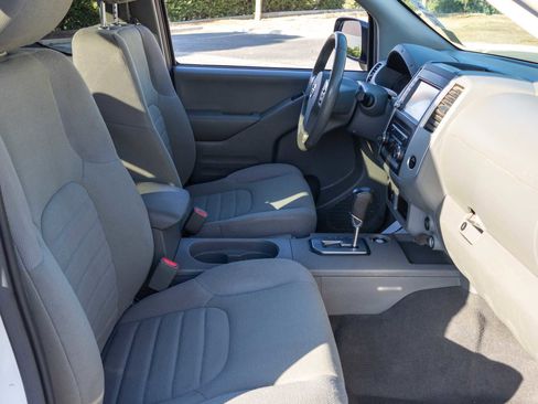 Used 2021 Nissan Frontier S image 20