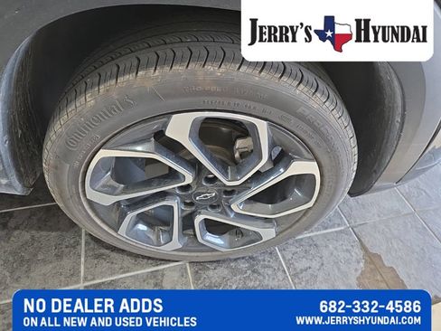 Used 2025 Chevrolet Trax RS w/ Driver Confidence Package FWD image 4