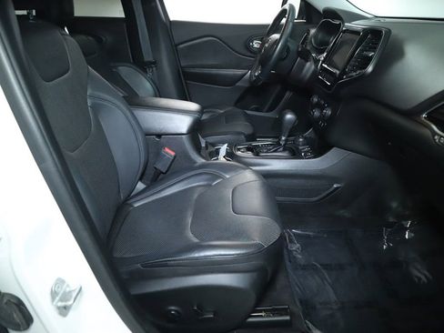 Used 2019 Jeep Cherokee Limited image 35