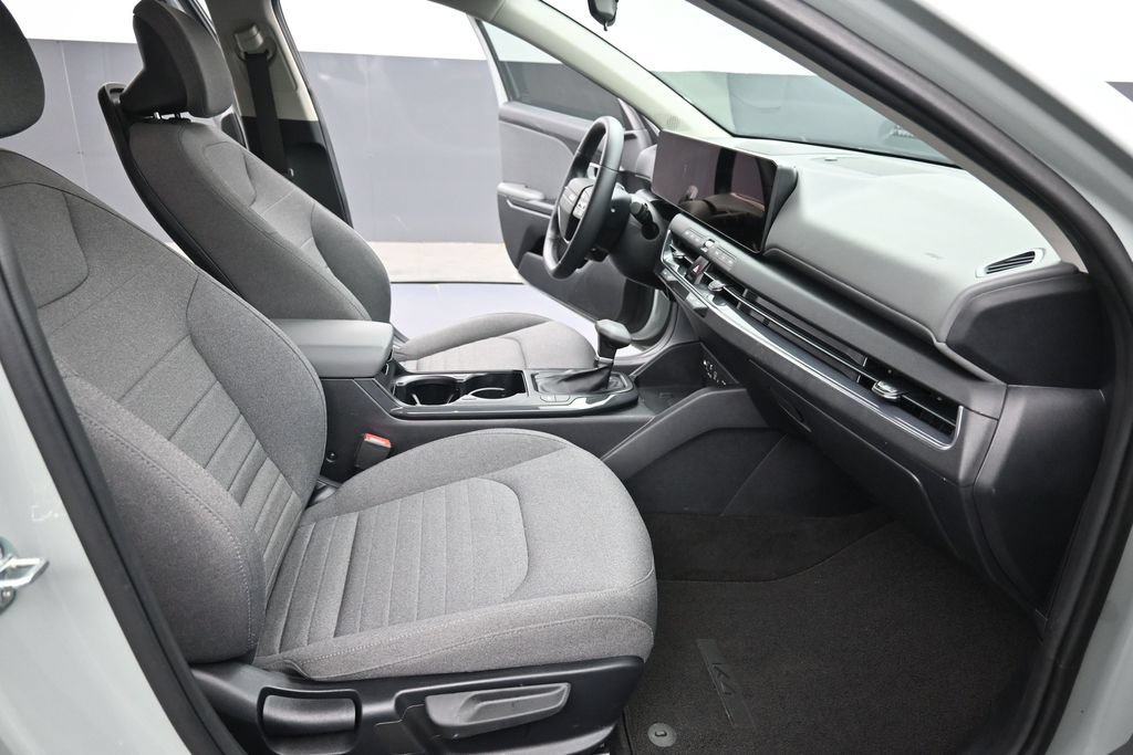 Used 2025 Kia K4 EX FWD image 9