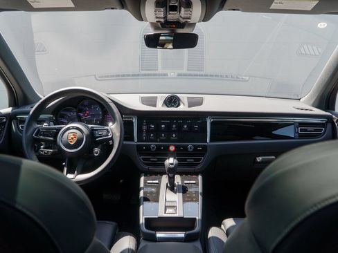 Certified 2026 Porsche Macan AWD/4WD image 21