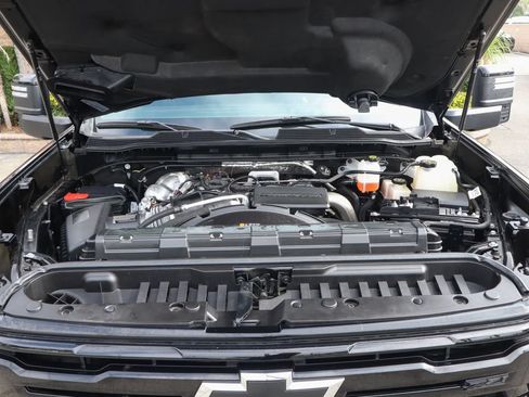Used 2024 Chevrolet Silverado 2500 LTZ w/ LTZ Plus Package AWD/4WD image 12