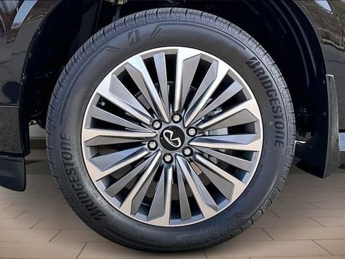New 2026 INFINITI QX80 Luxe image 9
