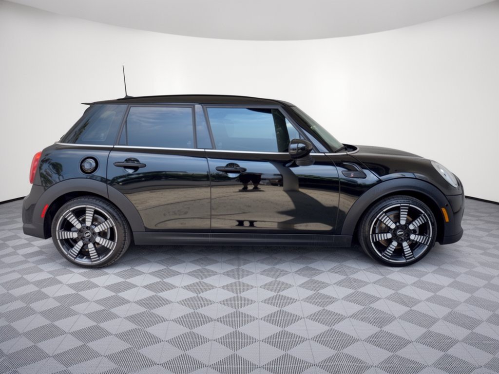 Used 2023 MINI Cooper S FWD image 8