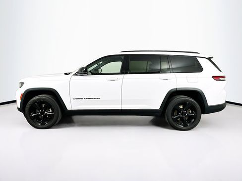 Used 2023 Jeep Grand Cherokee L Laredo image 4