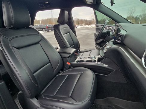 Used 2020 Ford Explorer XLT w/ Equipment Group 202A image 13