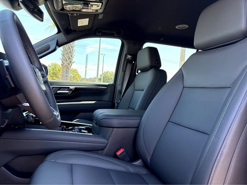 New 2026 Chevrolet Suburban LT w/ Comfort Package RWD image 18