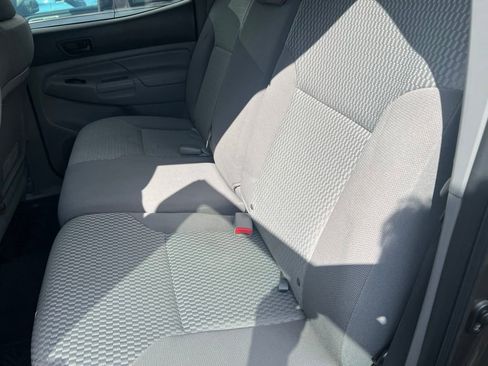 Used 2015 Toyota Tacoma 4x4 Double Cab w/ SR5 Package image 9