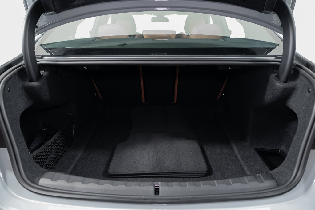 Used 2026 BMW 330i Sedan RWD image 37