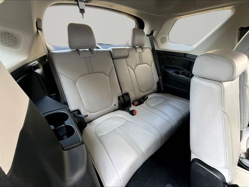 Used 2024 Honda Pilot Touring image 26