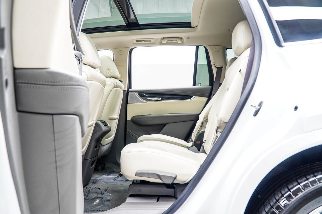 Used 2022 Cadillac XT6 Premium Luxury AWD/4WD image 40