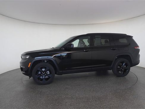 Used 2023 Jeep Grand Cherokee L Limited w/ Black Appearance Package image 6