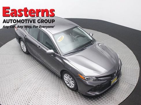 Used 2019 Toyota Camry LE FWD image 3