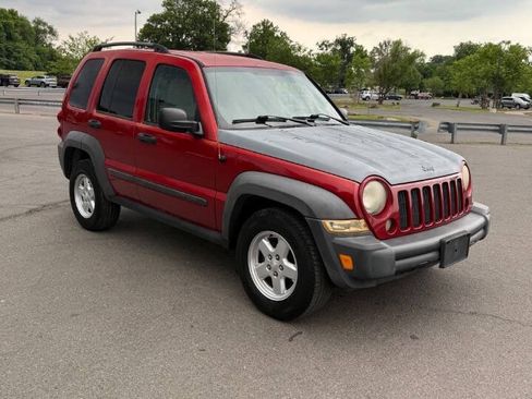 Used 2007 Jeep Liberty Sport AWD/4WD image 8
