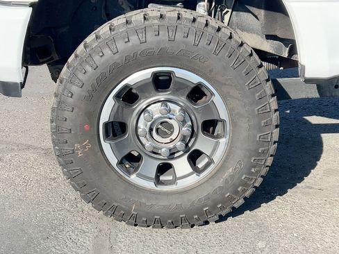 Used 2022 Ford F250 Lariat w/ Lariat Ultimate Package image 13