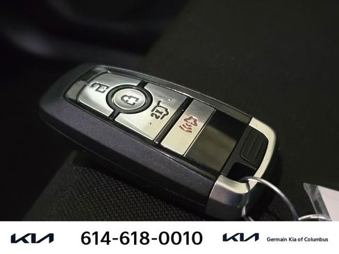 Used 2023 Ford Explorer XLT image 34